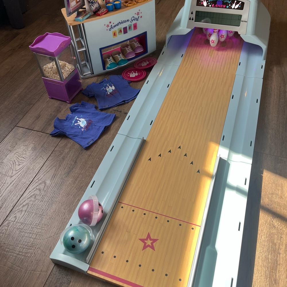 American Girl Bowling Play Set with Pink and Blue Balls